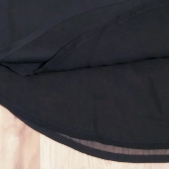 Bebe Quilted Yoke Top with Mesh - Picture 4 of 8